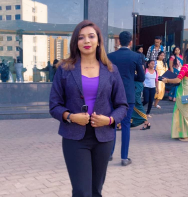 Profile photo of Harshitha, English tutor at Wiingy