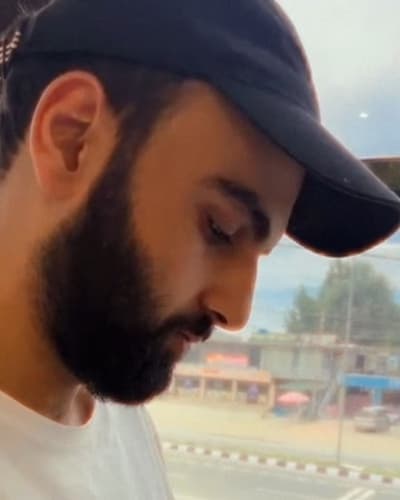 Profile photo of Shariq, Economics tutor at Wiingy