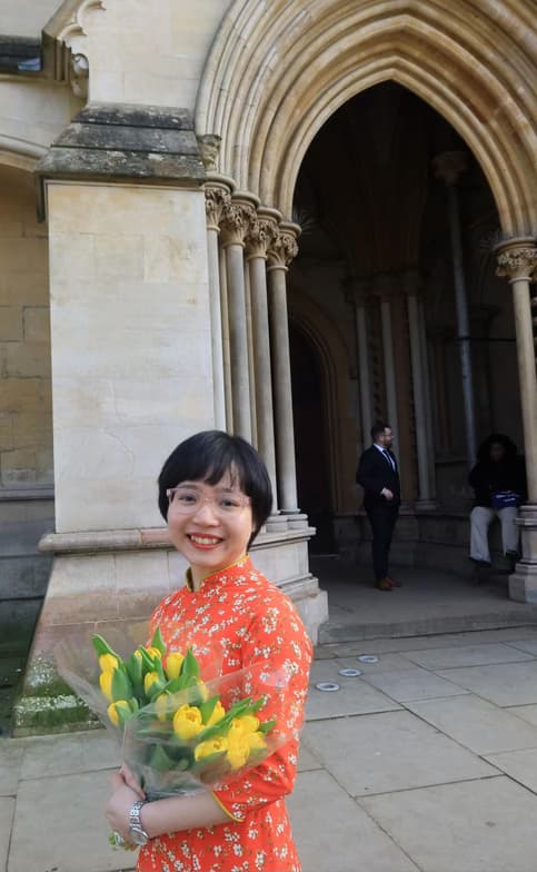 Profile photo of Hong, English tutor at Wiingy