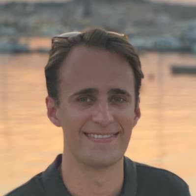 Profile photo of Hugh, English tutor at Wiingy