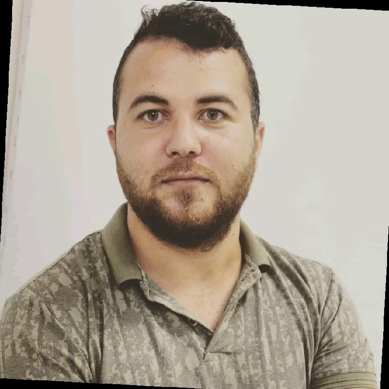 Profile photo of Essid, French tutor at Wiingy