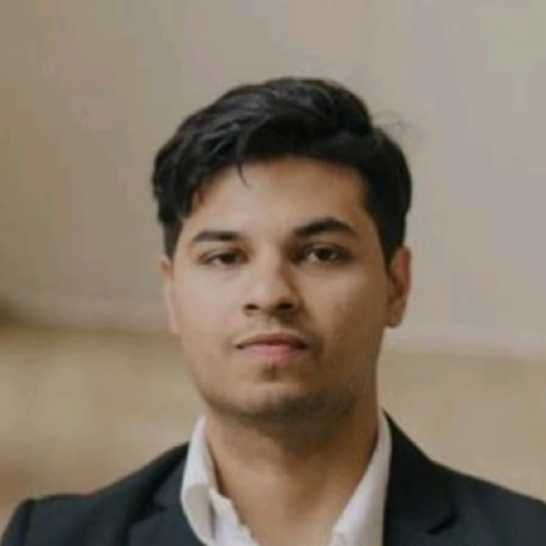 Profile photo of Ishmam, Economics tutor at Wiingy