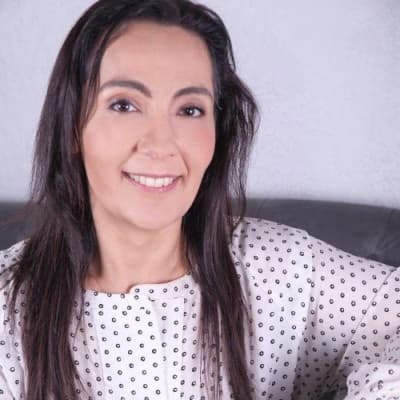 Profile photo of Isla , AP tutor at Wiingy