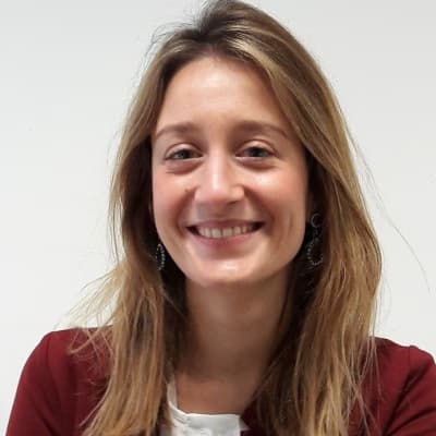 Profile photo of Isla, Economics tutor at Wiingy