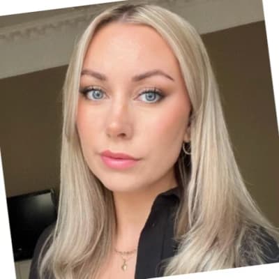 Profile photo of Isla, Violin tutor at Wiingy