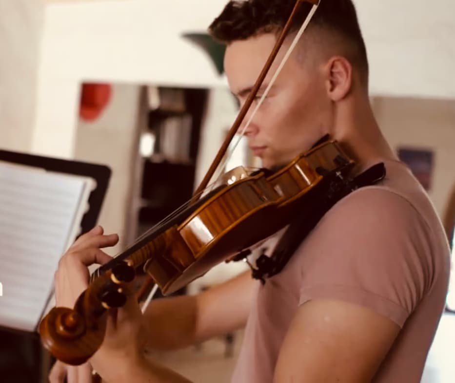Profile photo of James, Violin tutor at Wiingy