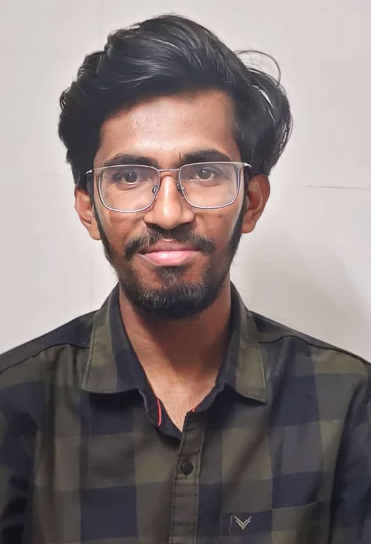 Profile photo of Dinesh Sai, Computer Science tutor at Wiingy