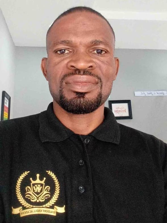 Profile photo of Melverick, English tutor at Wiingy