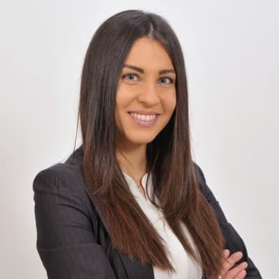 Profile photo of Mia, English tutor at Wiingy