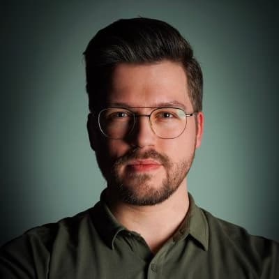 Profile photo of Nicholas, English tutor at Wiingy