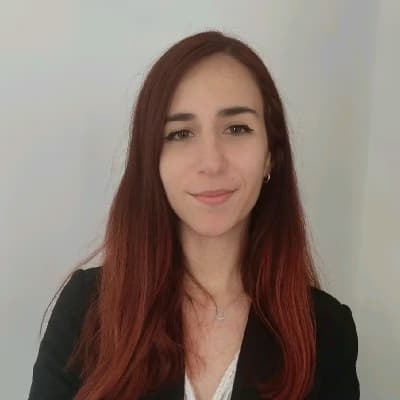 Profile photo of Nina, Economics tutor at Wiingy