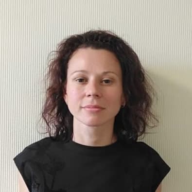 Profile photo of Olivia, English tutor at Wiingy