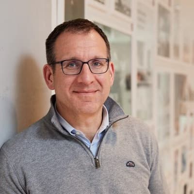 Profile photo of Oscar, Mathematics tutor at Wiingy