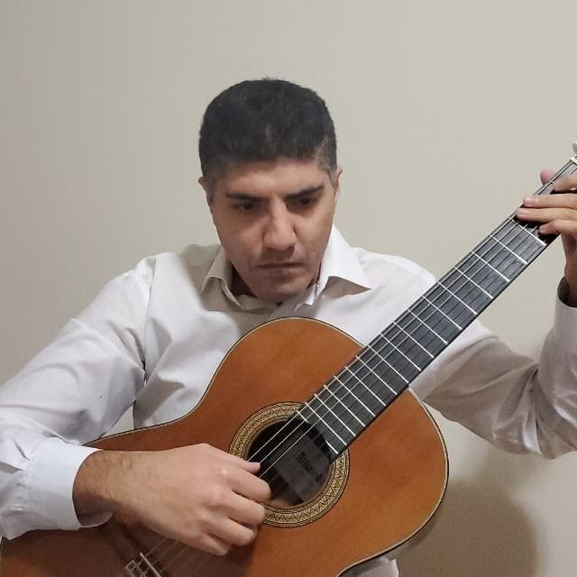 Profile photo of Shahriar, Guitar tutor at Wiingy
