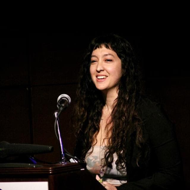 Profile photo of Regina, Spanish tutor at Wiingy