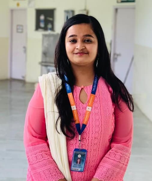 Profile photo of Reshu, Economics tutor at Wiingy