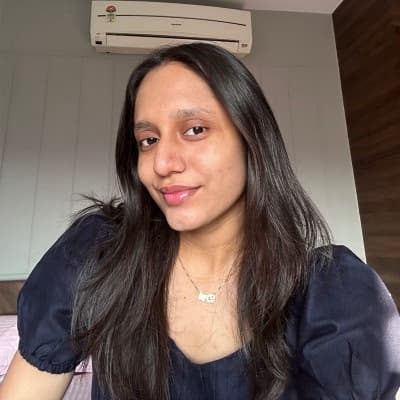 Profile photo of Rhea, Hindi tutor at Wiingy