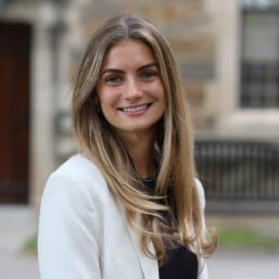 Profile photo of Rhea, French tutor at Wiingy