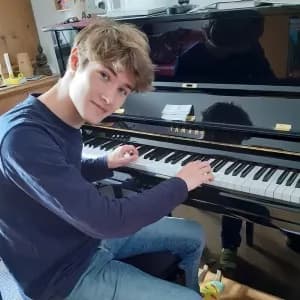 Profile photo of Robert, Piano tutor at Wiingy