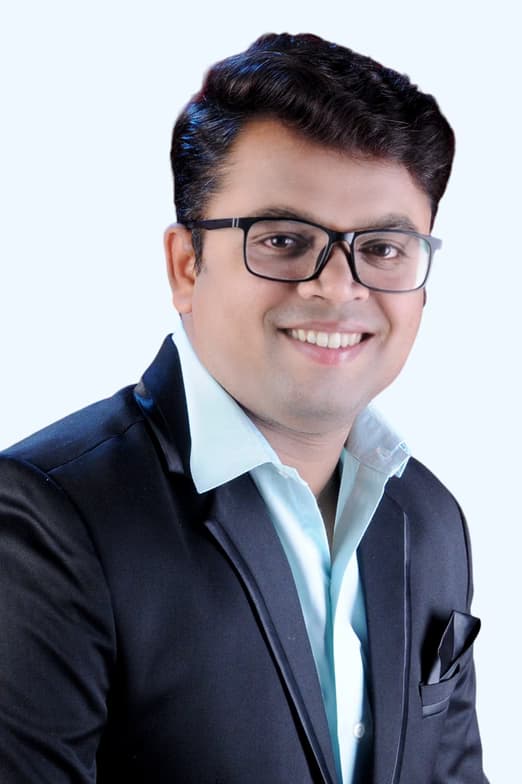 Profile photo of Roshan, Computer Science tutor at Wiingy