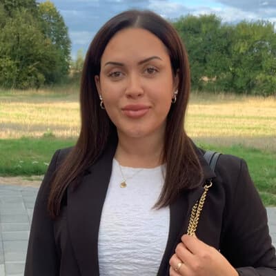 Profile photo of Selah, Violin tutor at Wiingy