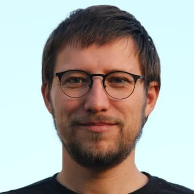 Profile photo of Simon, English tutor at Wiingy