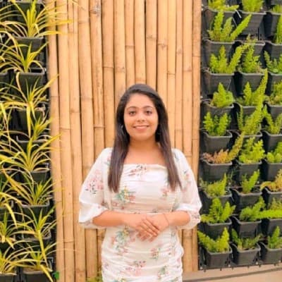 Profile photo of Siya , Hindi tutor at Wiingy