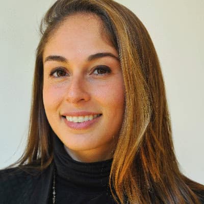 Profile photo of Sophie , Physics tutor at Wiingy