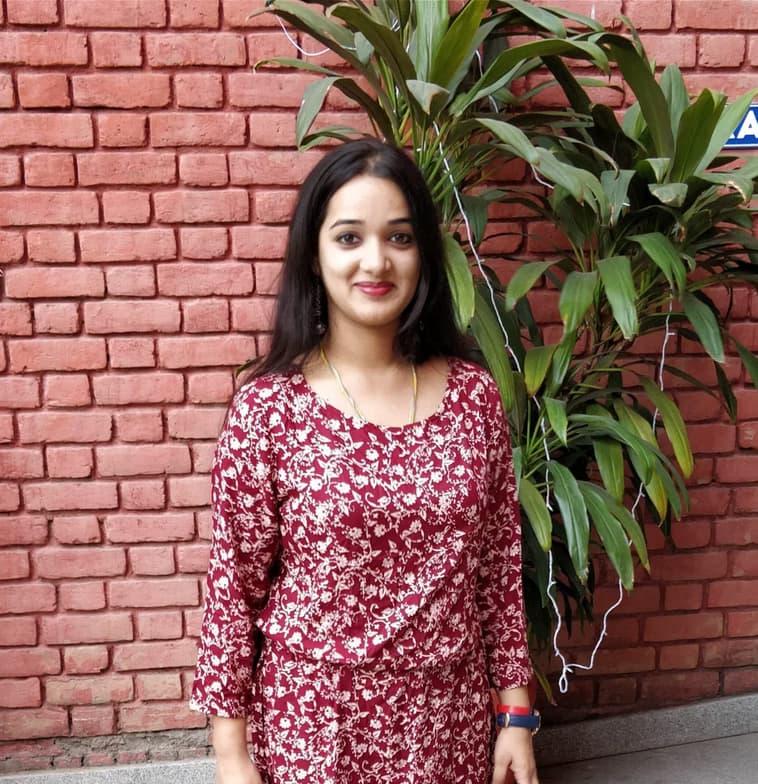 Profile photo of srishti, Hindi tutor at Wiingy