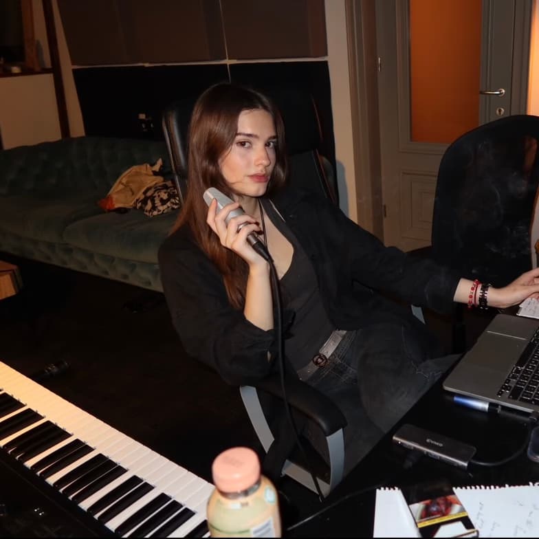 Profile photo of Miruna, Music tutor at Wiingy