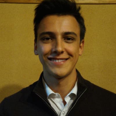 Profile photo of Theo, AP tutor at Wiingy