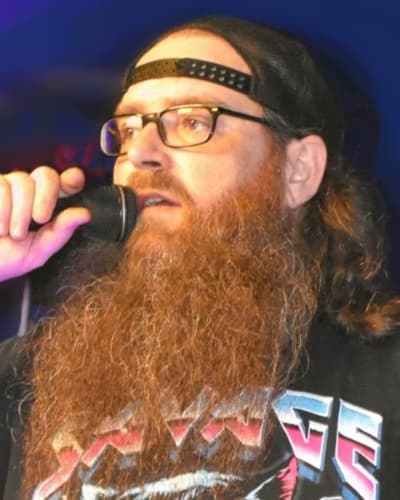 Profile photo of TJ, Singing tutor at Wiingy