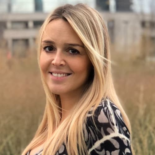 Profile photo of Verena, English tutor at Wiingy