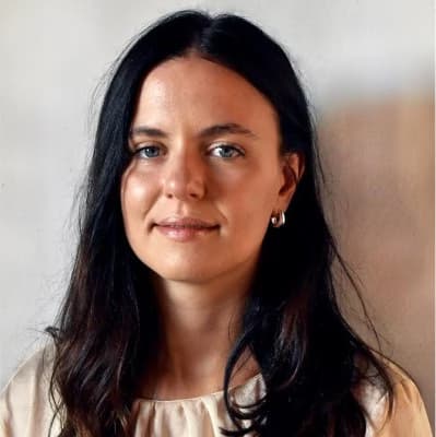 Profile photo of Zoe, English tutor at Wiingy