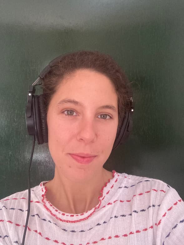 Profile photo of Angela, Guitar tutor at Wiingy