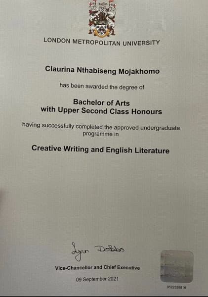 Verified degree or teaching certification of Claurina