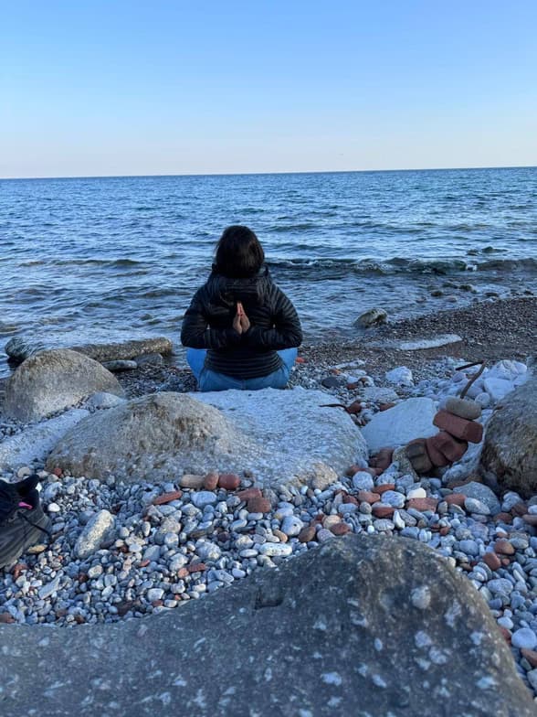 Profile photo of Dolly, Yoga tutor at Wiingy