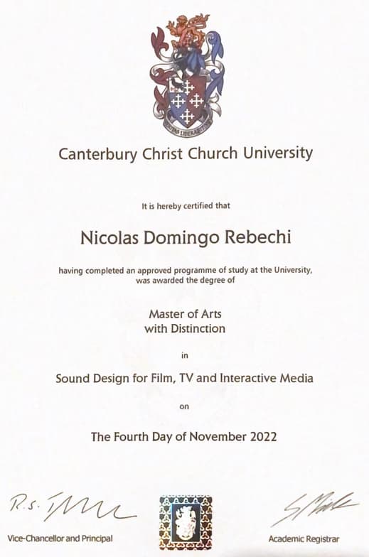 Verified degree or teaching certification of Nicolas