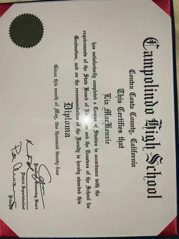 Verified degree or teaching certification of Lia Sofia