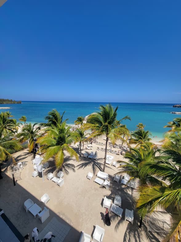 Travel snapshot of Elijah during a trip