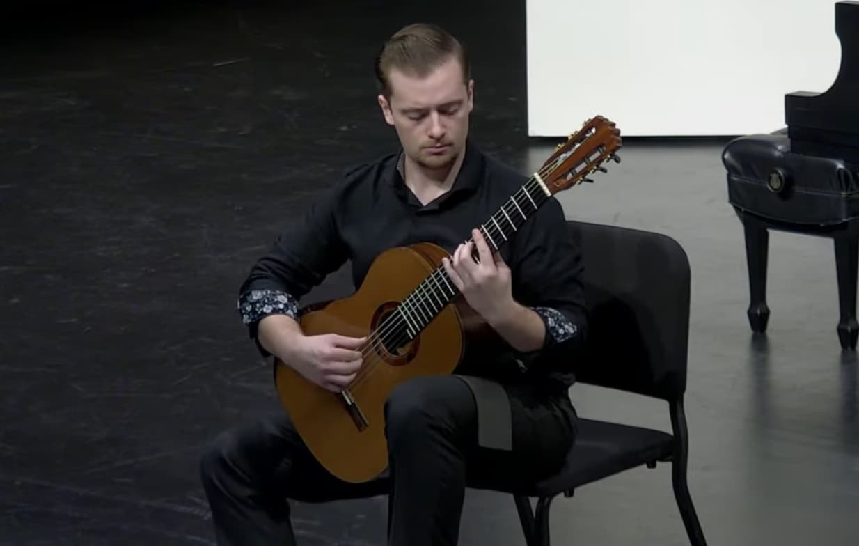 Profile photo of Francis, Guitar tutor at Wiingy