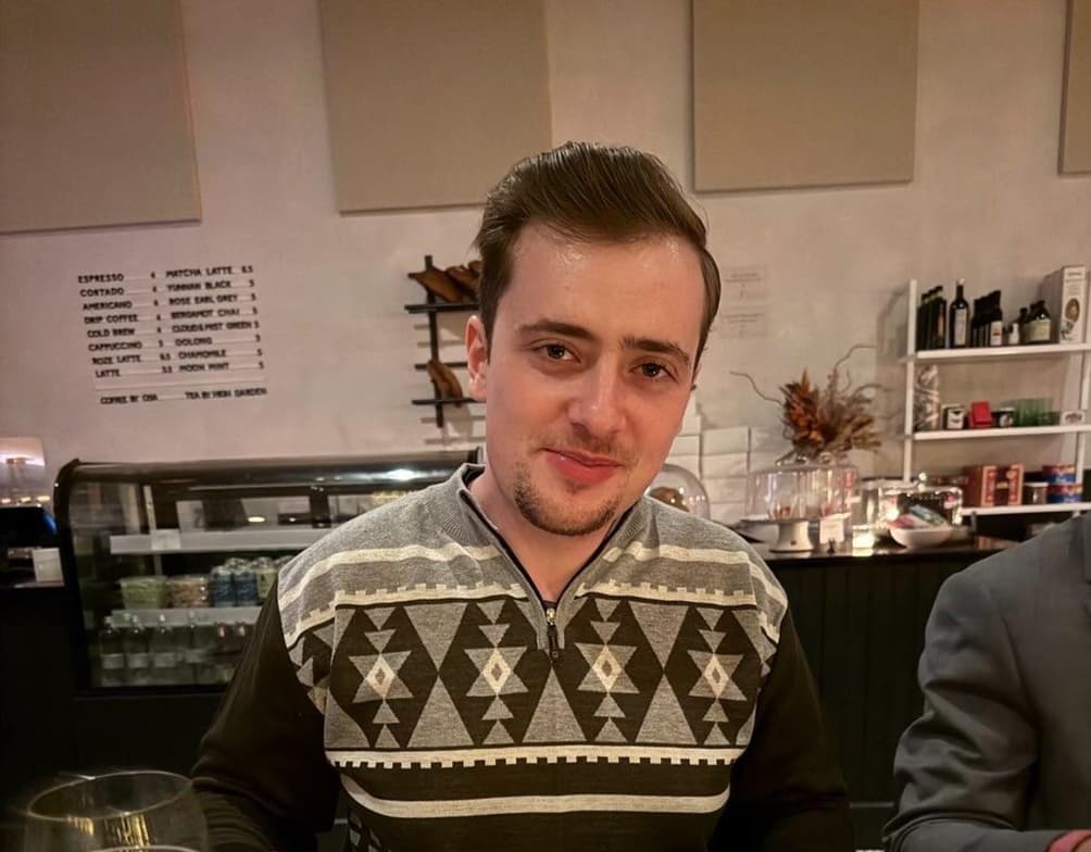 Profile photo of Francis, Guitar tutor at Wiingy