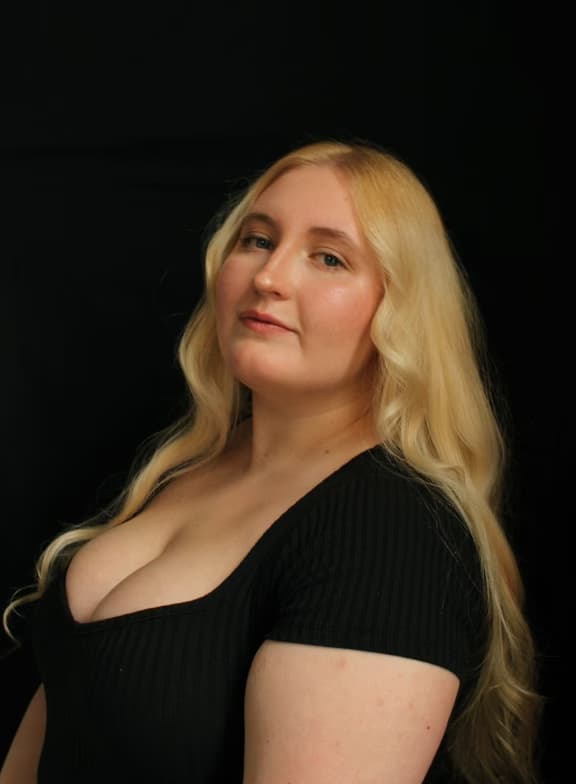 Profile photo of Rebecca, Singing tutor at Wiingy