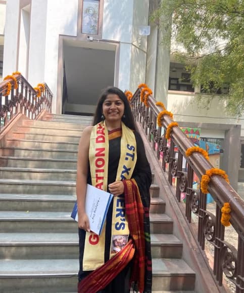 Graduation ceremony photo of Stuti