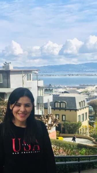 Travel snapshot of Lucía during a trip