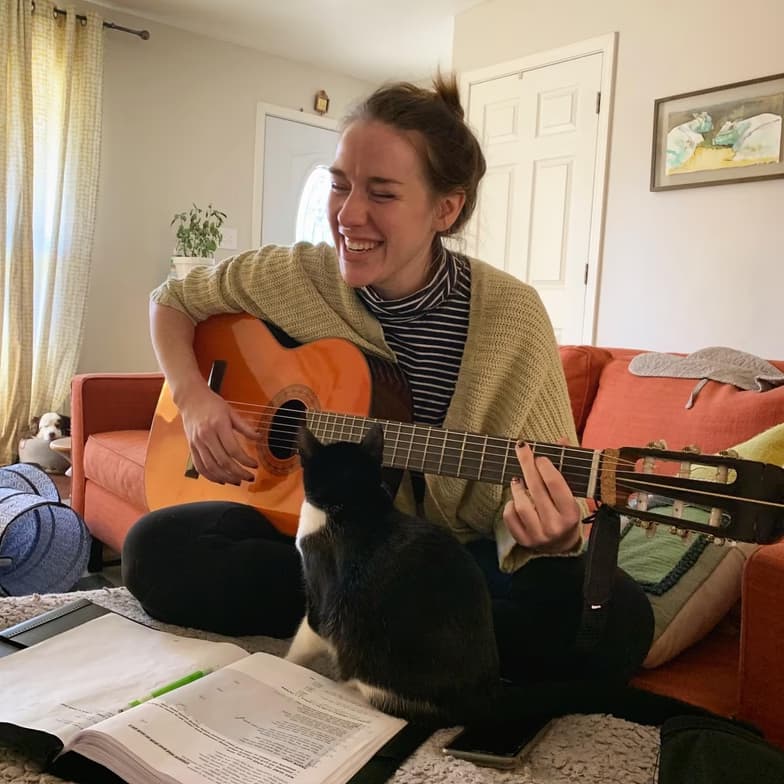 Profile photo of Cadence, Singing tutor at Wiingy