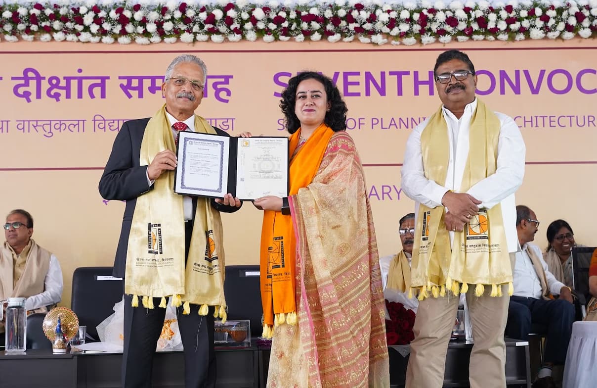 Graduation ceremony photo of Vedika