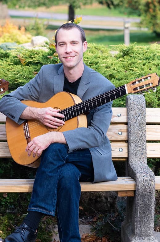 Profile photo of Benjamin, Guitar tutor at Wiingy