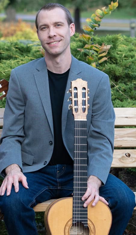 Profile photo of Benjamin, Guitar tutor at Wiingy