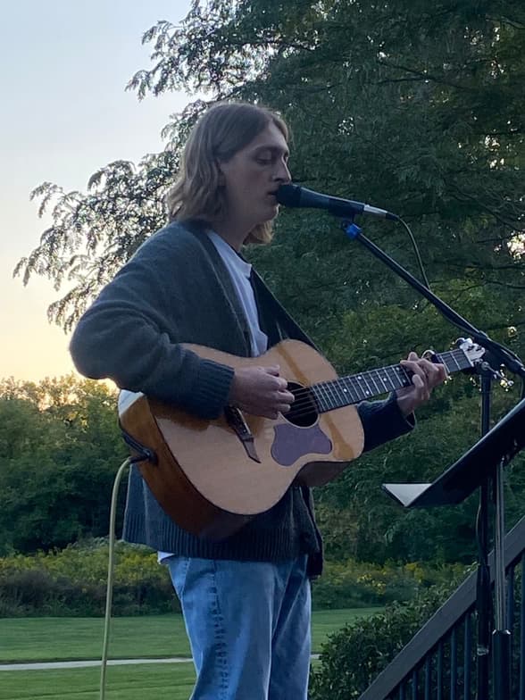 Profile photo of Hunter, Guitar tutor at Wiingy